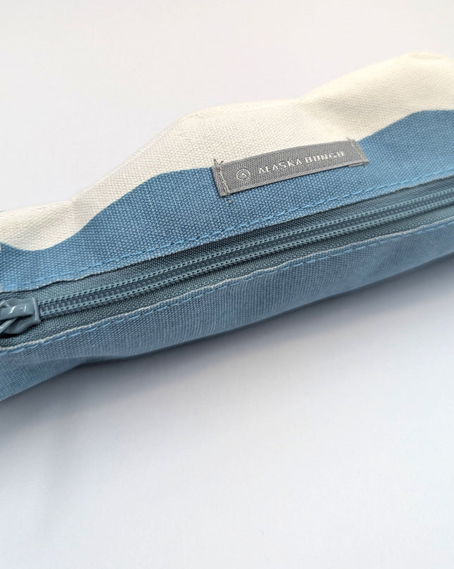 ELCOMMUN Mountain Landscape Series Pen Case blue close up to tag