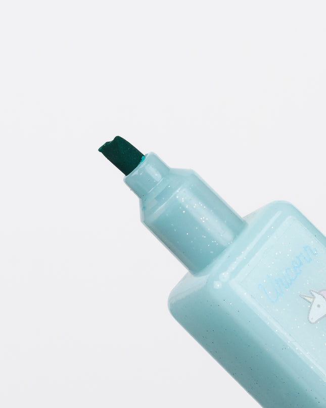 Q-LiA Pastel Manicure Marker close up