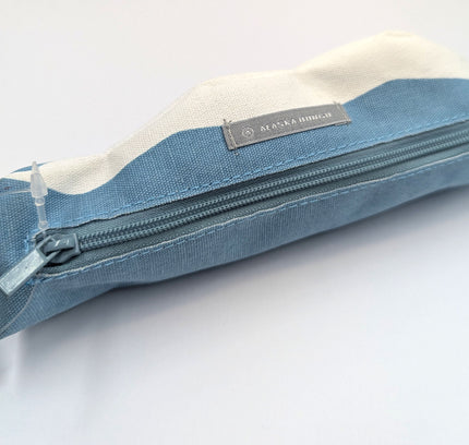 ELCOMMUN Mountain Landscape Series Pen Case blue close up to tag