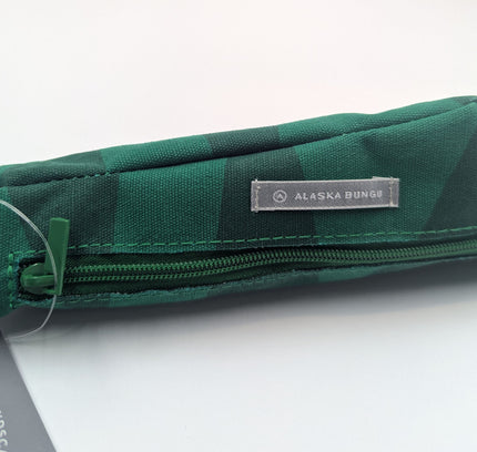 ELCOMMUN Mountain Landscape Series Pen Case green close up to tag