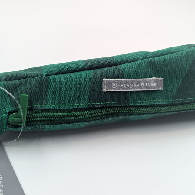 ELCOMMUN Mountain Landscape Series Pen Case green close up to tag