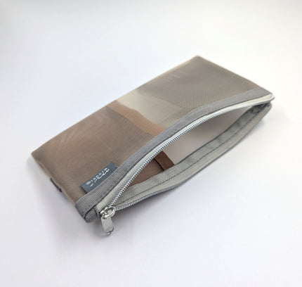 MIDORI Bookmark Pen Case open