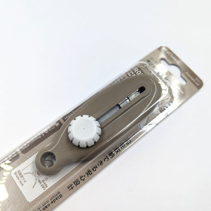 NT Rolling Cutter - RO-FR28 (Freestyle Cut)