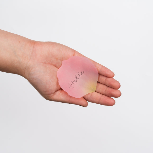 PAPERABLE Flower Memo in hand