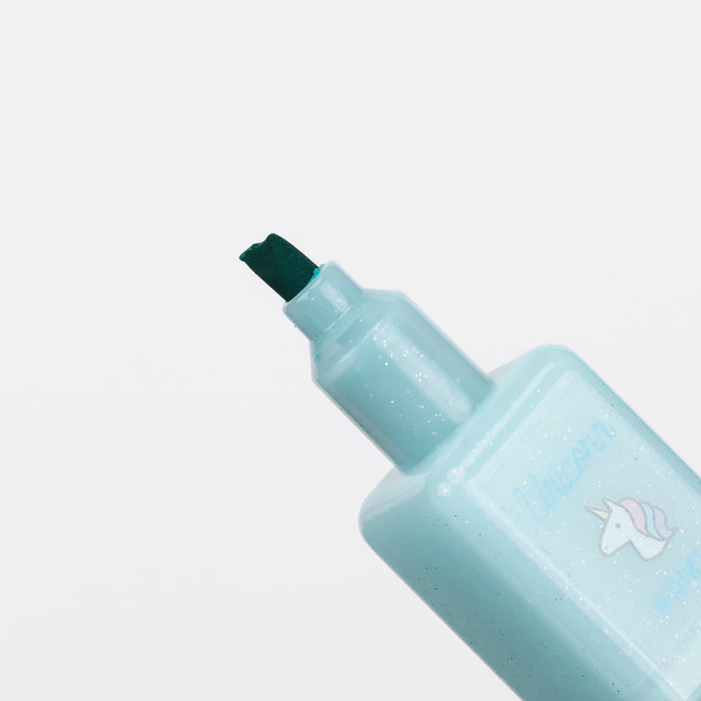 Q-LiA Pastel Manicure Marker close up