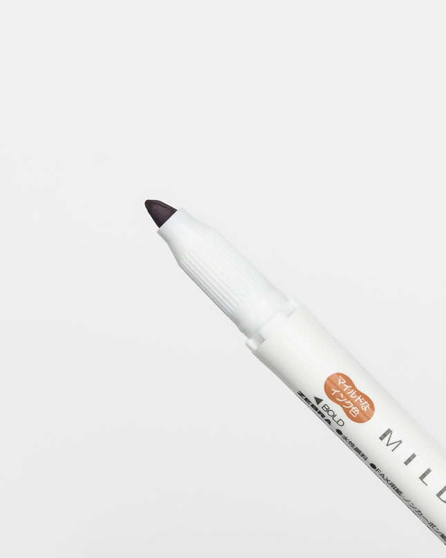 ZEBRA Mildliner Nagomi Mild 5 Colors Set brown close up on bold tip