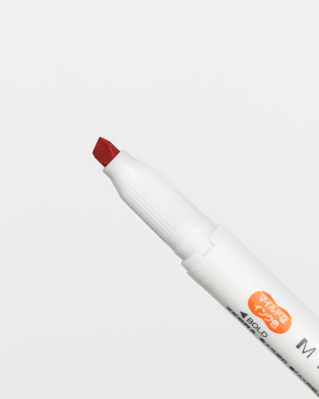 ZEBRA Mildliner Nagomi Mild 5 Colors Set orange close up on bold tip