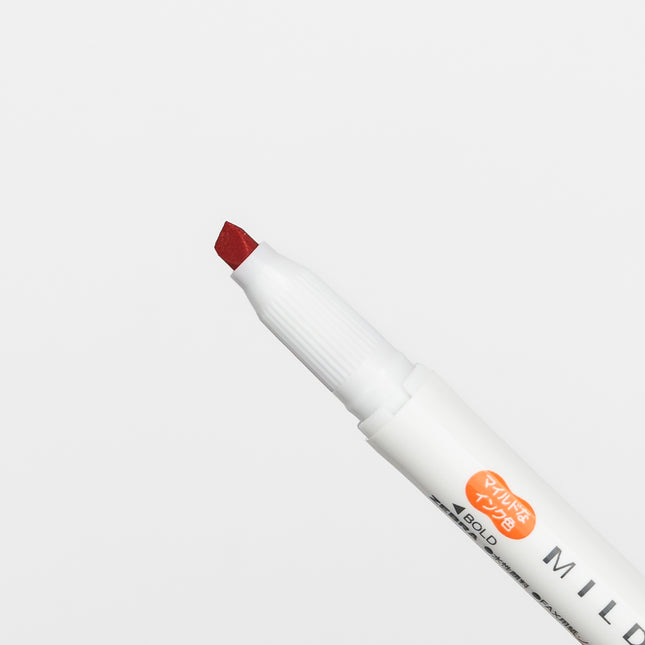 ZEBRA Mildliner Nagomi Mild 5 Colors Set orange close up on bold tip