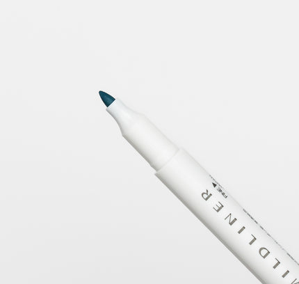 ZEBRA Mildliner Nagomi Mild 5 Colors Set blue close up on fine tip