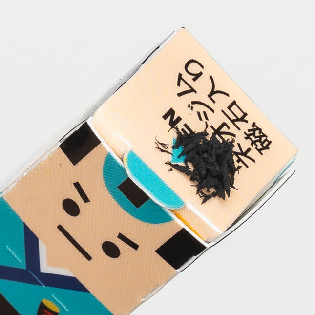 KUTSUWA Zi-Keshi Magnetic Eraser close up