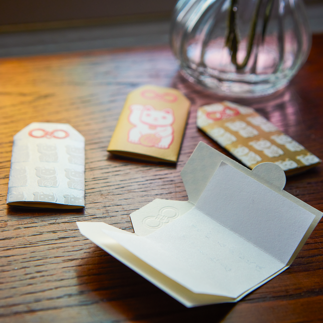 Uni-ball One　Creative color　White, Gold, Silver 0.38 From Mitsubishi Pencil